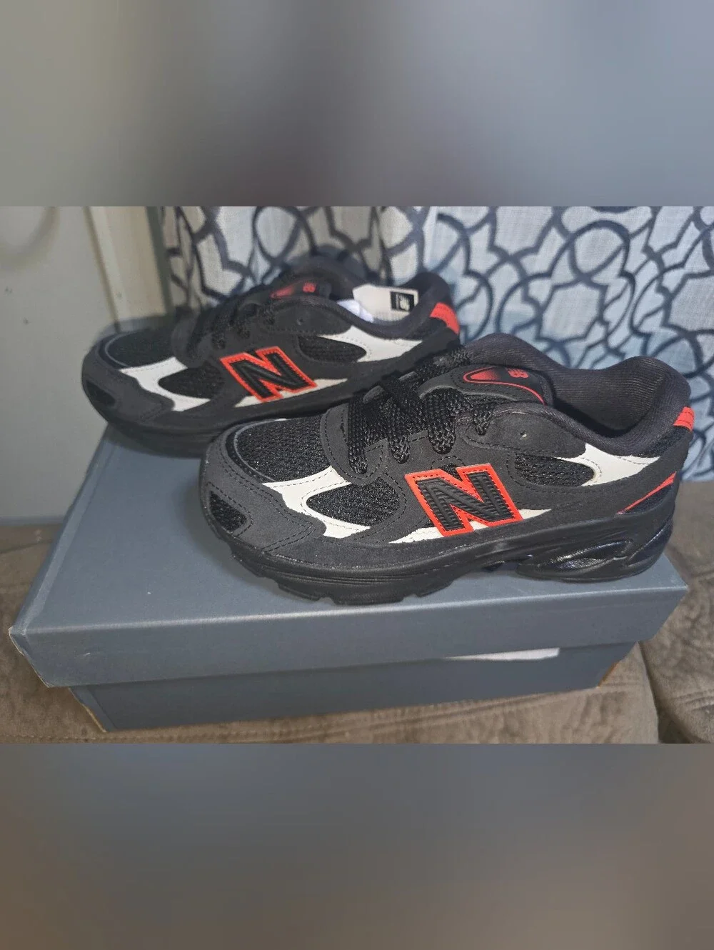 New Balance Kids 2010 Lace Black/red 1.5y